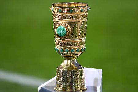 Als der FC Bayern und BVB das letzte Mal in der heißen Pokalphase fehlten - Die letzten heißen Runden im DFB-Pokal ohne FC Bayern und Borussia Dortmund? Eigentlich undenkbar. Zuletzt fehlten die beiden Schwergewichte 2006/07 gemeinsam ab dem Viertelfinale. Nun steht sogar schon das Halbfinale ein. Als sowohl die Münchner als auch der BVB letztmals in den Showdowns passen mussten, sah die Fußball-Welt noch deutlich anders aus, wie ein Rückblick zeigt: Als der FC Bayern und BVB das letzte Mal in der heißen Pokalphase fehlten - Die letzten heißen Runden im DFB-Pokal ohne FC Bayern und Borussia Dortmund? Eigentlich undenkbar. Zuletzt fehlten die beiden Schwergewichte 2006/07 gemeinsam ab dem Viertelfinale. Nun steht sogar schon das Halbfinale ein. Als sowohl die Münchner als auch der BVB letztmals in den Showdowns passen mussten, sah die Fußball-Welt noch deutlich anders aus, wie ein Rückblick zeigt: