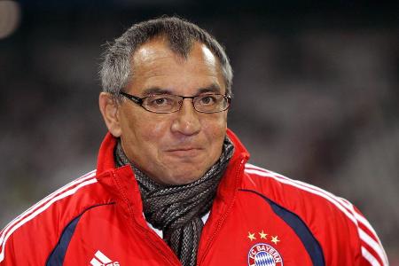 Felix Magath wird aufgrund der sportlichen Misere beim FC Bayern entlassen. Ottmar Hitzfeld übernimmt das Traineramt in München.