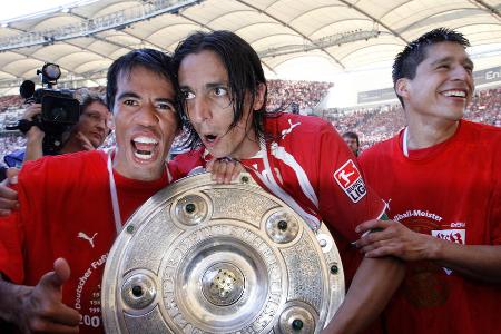 Der VfB Stuttgart wird Deutscher Meister, der FC Schalke 04 und Werder Bremen landeten knapp hinter den Schwaben.