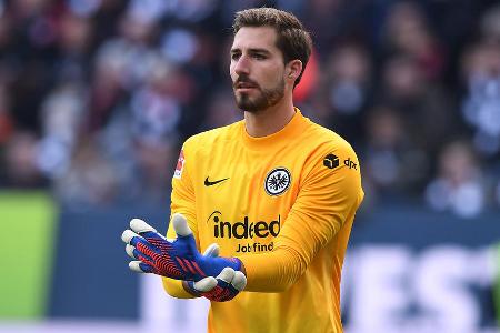 TOR: Kevin Trapp - Note: 2,5 - Muss erstaunlich selten auf der Linie eingreifen. Hielt den ersten Abschluss von Araújo mit etwas Mühe (19.). Nach der Pause gegen Aubameyang (55.) mit einem tollen Reflex. Hatte beim Elfmeter Pech, dass der Ball trotz Parade im Tor landete (90.).