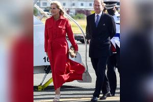 Knallroter Sommer-Look: Gräfin Sophie beweist Mut zur Farbe