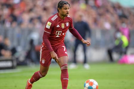 Serge Gnabry (bis 63.) - Note: 2,0 - Wurde bei seinen ersten Vorstößen meist noch gut verteidigt. Nutzte die erste echte Freiheit dann direkt zur Führung per Traumtor (15.). Blieb in der Folge ein echter Aktivposten im Spiel des Rekordmeisters. Erzwang den zweiten Treffer mit seinem Pressing gegen Zagadou. Hatte zudem Pech, dass ihm ein Tor wegen Abseits aberkannt wurde (30.)