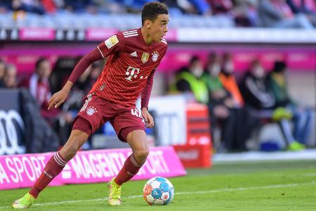 Jamal Musiala (ab 63.) - Note: 2,0 - Übernahm nach einer guten Stunde die rechte Außenbahn von Gnabry. Sorgte mit seiner engen Ballführung und dynamischen Antritten für frischen Wind. Machte mit seinem Treffer zum 3:1 schließlich alles klar (83.) und belohnte sich für einen guten Joker-Auftritt.