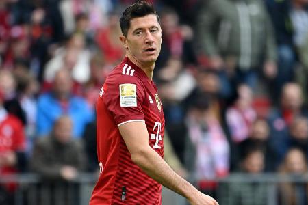 ANGRIFF: Robert Lewandowski (bis 90.) - Note: 2,5 - Nutzte in bester Torjäger-Manier gleich seinen ersten Abschluss zum 2:0 (34.). Blieb gegen den Ex-Klub danach weiter zielstrebig und spielte sich mit guten Bewegungen teilweise selbst die Chancen heraus. Vergab einen Hochkaräter (70.) und versuchte insgesamt zu oft, einen Elfmeter zu schinden.
