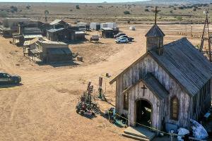 "Rust"-Tragödie: Neues Filmmaterial zeigt Alec Baldwin nach dem Schuss