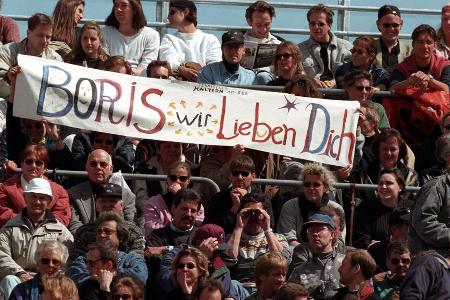 Held der Massen - Becker sorgt für einen regelrechten Tennis-Boom in Deutschland. Die Fans liegen ihm zu Füßen.