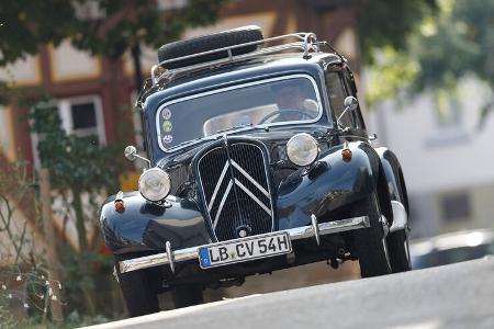 Citroen-11-CV-Front