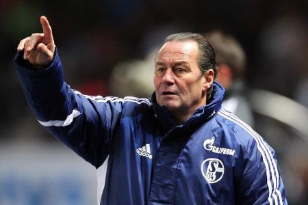 Trainer: Huub Stevens