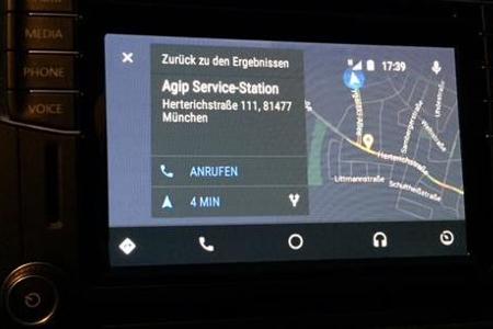 Google Maps lotst direkt zur Tankstelle