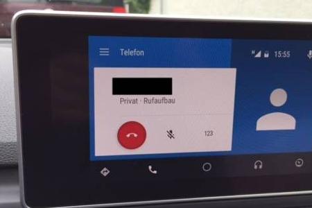 Telefonie mit Freisprecheinrichtung über das gekoppelte Smartphone