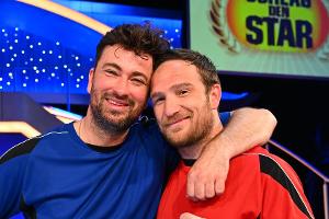 "Schlag den Star": Frederick Lau ringt Kumpel Marteria nieder