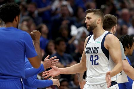 NBA: Dallas und Kleber mit Auftaktniederlage in Phoenix NBA: Dallas und Kleber mit Auftaktniederlage in Phoenix