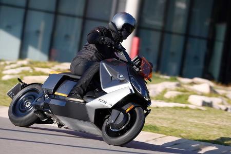 Fahrbericht BMW CE 04