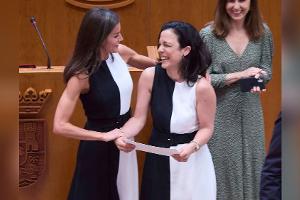 Wie reagiert Königin Letizia auf den ungeplanten Partnerlook?