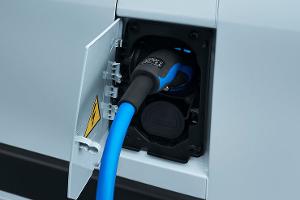 Großer Transporter wird ab 57.990 Euro elektrisch