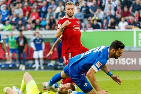 Darmstadt patzt in Düsseldorf und öffnet HSV die Tür Darmstadt patzt in Düsseldorf und öffnet HSV die Tür