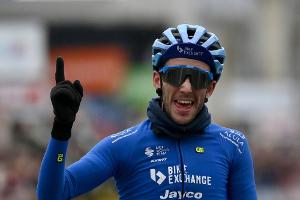 Yates gewinnt Giro-Zeitfahren, van der Poel weiter in Rosa