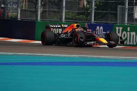 P1: Max Verstappen (Red Bull) - Note: 1,0 - Starker Start, schlaues Management und schlug dann zu: In Runde 9 legte er sich Leclerc zurecht und zog vorbei. Konnte es sich sogar leisten, nicht direkt auf Leclercs Stopp zu reagieren. Nervenstark beim Safety-Car-Restart und auch danach als sein Rivale Druck auf ihn ausübte. Doch diesem hielt er stand und siegte verdient.