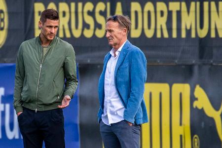 BVB-Bosse dementieren Entscheidungsfrist - ... sowohl Dortmunds Lizenzspieler-Leiter Sebastian Kehl als auch Geschäftsführer Hans-Joachim Watzke dementieren die Meldungen über eine angebliche Entscheidungsfrist. 'Dass das ein oder andere Medium schreibt, der BVB würde ihm sicherlich ein Ultimatum setzen - bis Februar stand letzte Woche irgendwo - ist totaler Bullshit', sagt Watzke in der 'ARD'.