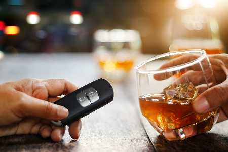 Alkohol am Steuer So schnell liegen Sie über 0,5 Promille Alkohol am Steuer So schnell liegen Sie über 0,5 Promille