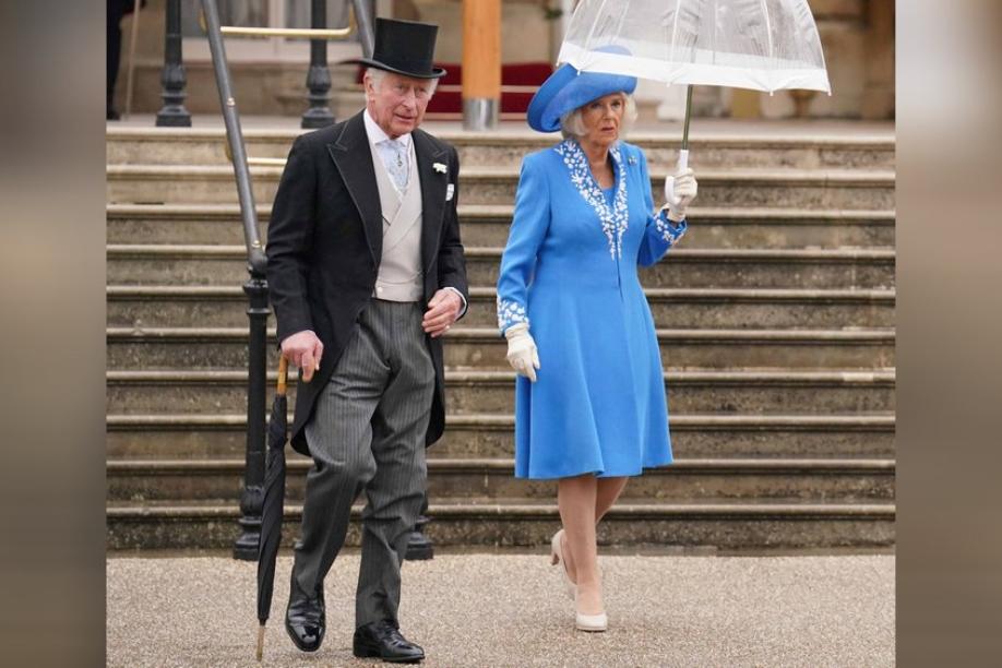 Prinz Charles und Herzogin Camilla feiern erste Gartenparty im Regen