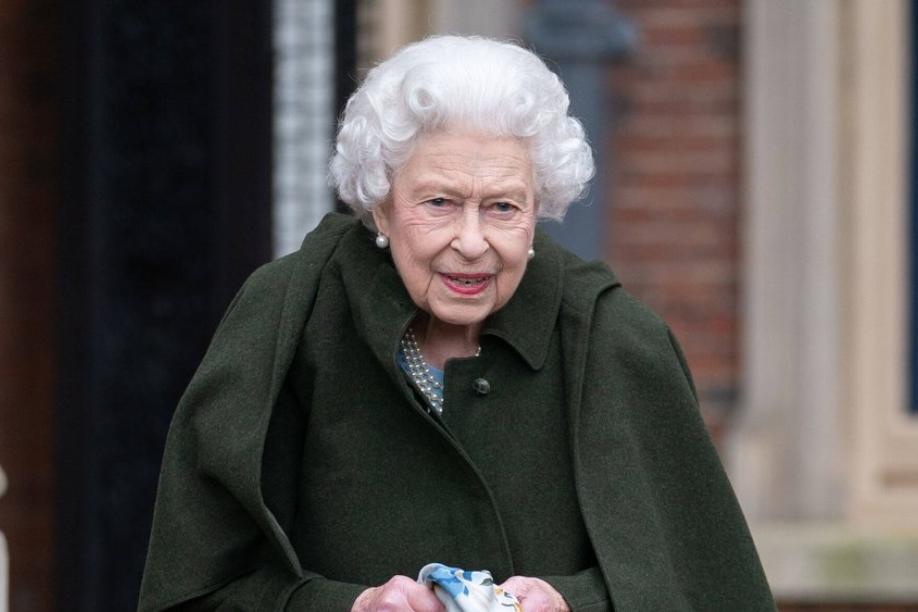 Queen Elizabeth II. adelt krebskranke Deborah James