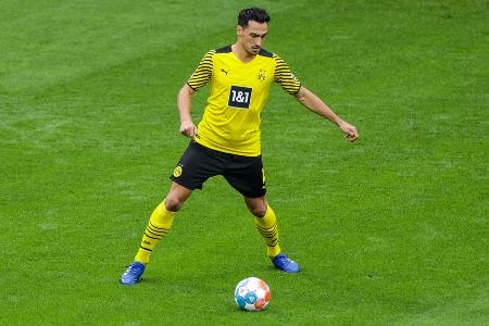 Mats Hummels - Note 3,5 - Quälte sich mit Knieproblemen in die Saison. Hatte insbesondere in der Hinrunde große Probleme, seine Form zu finden. Im Kalenderjahr 2022 verbessert, aber immer noch weit entfernt von der Verfassung vergangener Tage.