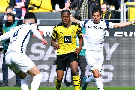Jamie Bynoe-Gittens - ohne Bewertung - Wurde zu Saisonende von Rose ins kalte Wasser geworfen. Deutete an, dass er mit seiner Schnelligkeit und Dribbelstärke zukünftig ein Faktor beim BVB sein kann.