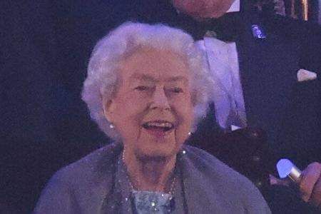 Queen Elizabeth II.: So strahlt die Königin bei großer Jubiläumsfeier