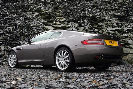 Aston Martin DB9 2004