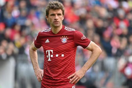 Thomas Müller (FC Bayern) - Vom Torjäger entwickelte sich Thomas Müller in den letzten Jahren zum Assist-König. Auch 2021/2022 gelangen ihm wieder satte 18 Vorlagen. Hinzu kamen acht eigene Treffer. Am zehnten Meistertitel des FC Bayern in Folge, seinem insgesamt elften, hatte der 32-Jährige großen Anteil.