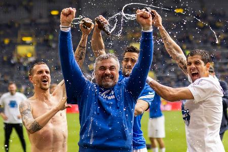 TRAINER: Thomas Reis (VfL Bochum) - Als Abstiegskandidat Nummer eins gingen die Bochumer in die Saison, Platz 13 sprang heraus - auch ein Verdienst von Cheftrainer Thomas Reis. Was er und sein Team mit bescheidensten Mitteln auf die Beine stellen, war aller Ehren wert.