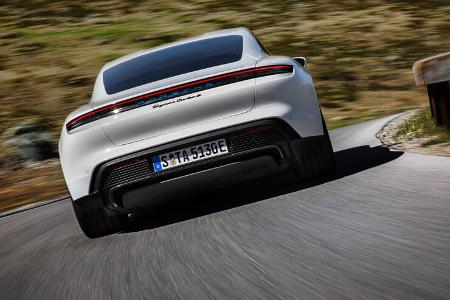 SPERRFRIST 04.09.19 / 16 Uhr Porsche Taycan Turbo S Elektroauto Sportwagen