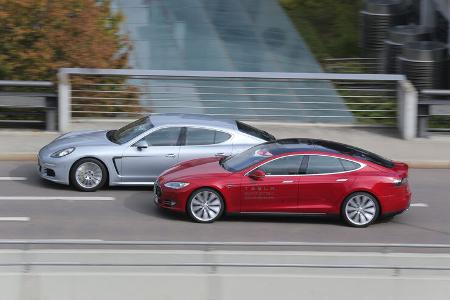 Porsche Panamera S E-Hybrid, Tesla Model S, Seitenansicht