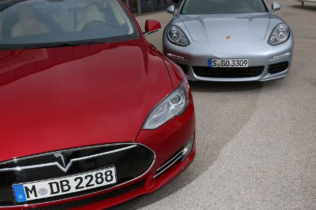 Porsche Panamera S E-Hybrid, Tesla Model S, Motorhaube