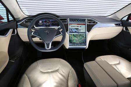 Tesla Model S, Cockpit