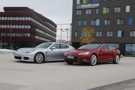 Porsche Panamera S E-Hybrid, Tesla Model S, Seitenansicht