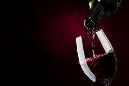Welche Mythen über Alkohol Sie jetzt sofort vergessen können