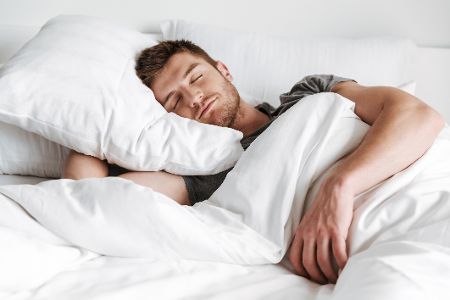 Welche Mythen über Alkohol Sie jetzt sofort vergessen können