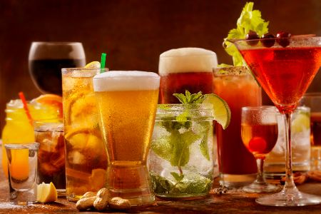 Welche Mythen über Alkohol Sie jetzt sofort vergessen können