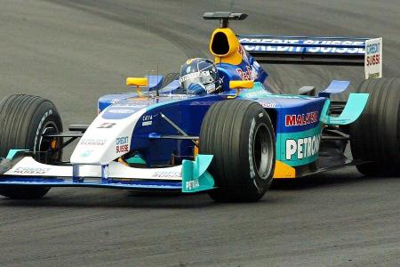 Der Abschied - 2003 wird das letzte Jahr von Heinz-Harald Frentzen in der Königsklasse. In den USA, beim vorletzten Rennen der Saison, zeigt der Deutsche noch einmal seine ganze Klasse und rast in seinem unterlegenen Sauber auf Platz drei. Es ist sein letztes von vielen Highlights in der Formel 1.