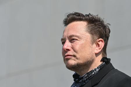 Musk mauert bei Twitter-Übernahme - Aktie fällt