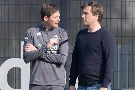 So ist der Stand bei Eintracht Frankfurts Kader-Planung - Durch den Triumph in der Europa League hat Eintracht Frankfurt die Teilnahme an der Champions League 2022/2023 in der Tasche. Um mit der europäischen Elite mithalten zu können, dürften die Hessen einige personelle Veränderungen vornehmen. Auch einige EL-Helden könnten den Klub verlassen. So ist der Stand bei der Kader-Planung: