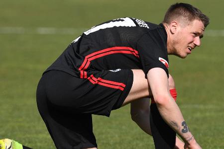 Abgang möglich: Erik Durm (Rechter Verteidiger) - In Frankfurt ist der frühere Dortmunder sportlich aufs Abstellgleis geraten. Ein Abgang im Sommer gilt als wahrscheinlich.