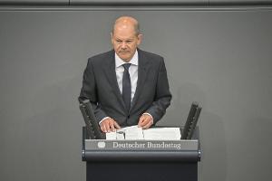 Scholz gratuliert der Eintracht: "Ein großartiger Erfolg"