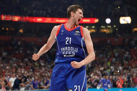 Pleiß gewinnt mit Anadolu Istanbul erneut die EuroLeague