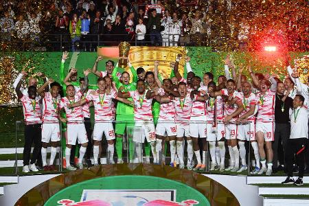 Da ist das Ding! Leipzig bejubelt den ersten Titel der jungen Vereinsgeschichte.