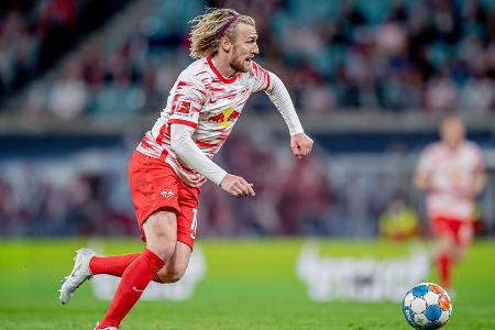 Emil Forsberg (bis 61.) - Note: 4,0 - Sorgte mit Einzelaktionen zu Beginn für die gefährlichsten Aktionen seiner Mannschaft. Scheiterte einmal an Flekken (14.). Agierte danach bei seinen Ideen allerdings zu verspielt. Deshalb vor der Pause nur mit einer Passquote von knapp über 50 Prozent. Fiel nach der Roten Karte der taktischen Umstellung zum Opfer.