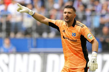 HSV - TOR: Daniel Heuer Fernandes - Note: 3,5 - Konnte direkt beim ersten Ball auf sein Tor nichts ausrichten. Parierte danach den unplatzierten Kopfball von Belfodil (8.) und war später gegen Tousart (31.) und Plattenhardt (54.) erneut zur Stelle, ehe er mit einem Patzer das 0:2 verschuldete. Hielt den HSV danach gegen Jovetic allerdings im Spiel (73.).