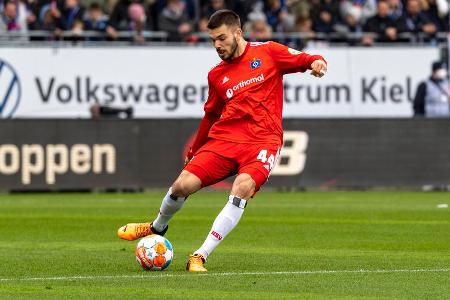 Mario Vuskovic - Note: 4,0 - Wurde von der Anfangsoffensive der Hertha kalt erwischt und wirkte von Tempo und Intensität etwas überrascht. Fand nach einer Viertelstunde deutlich besser in die Partie. Verteidigte später ordentlich.